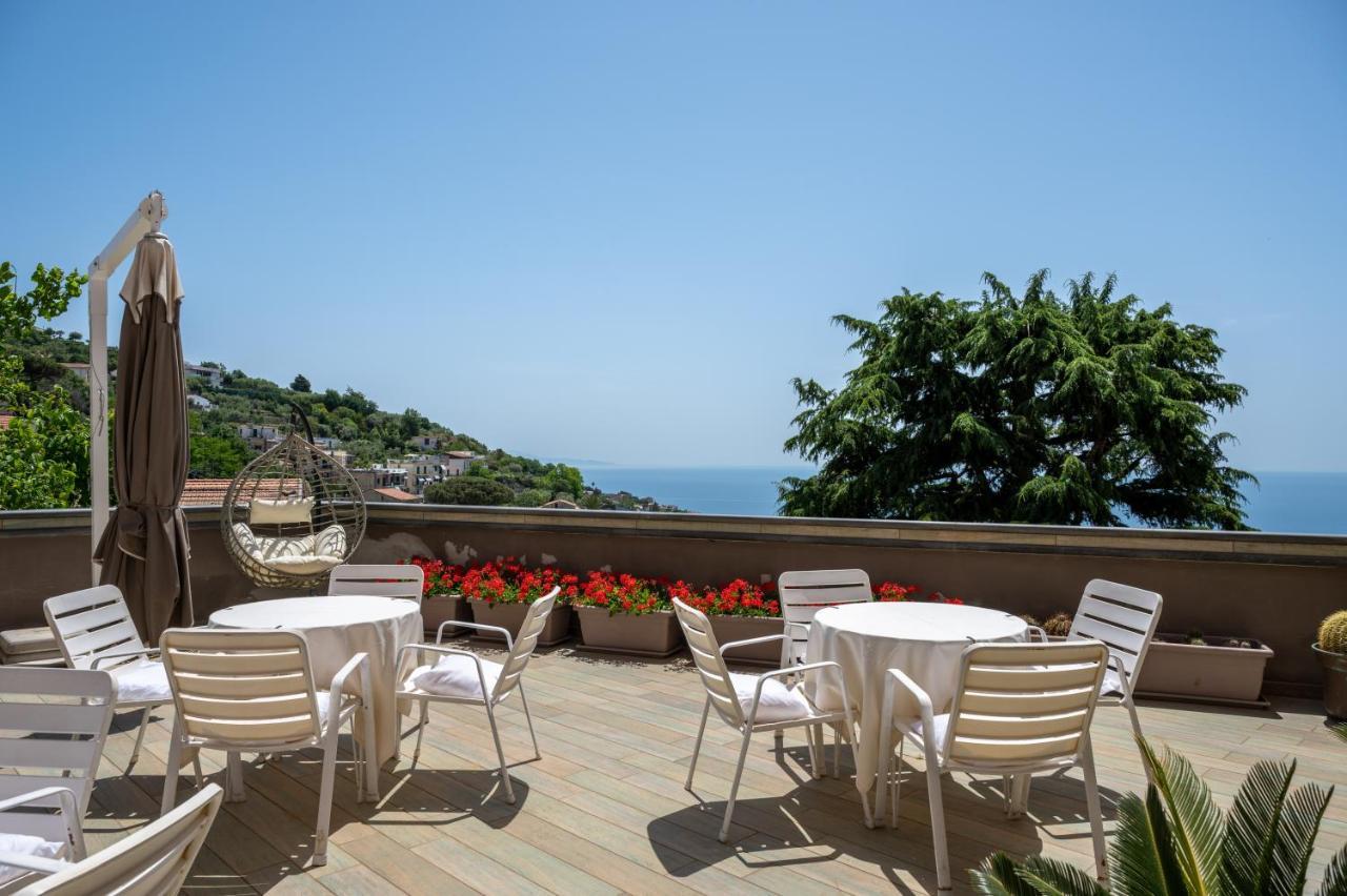 Hotel Montana Sant'Agata sui due Golfi Exterior photo